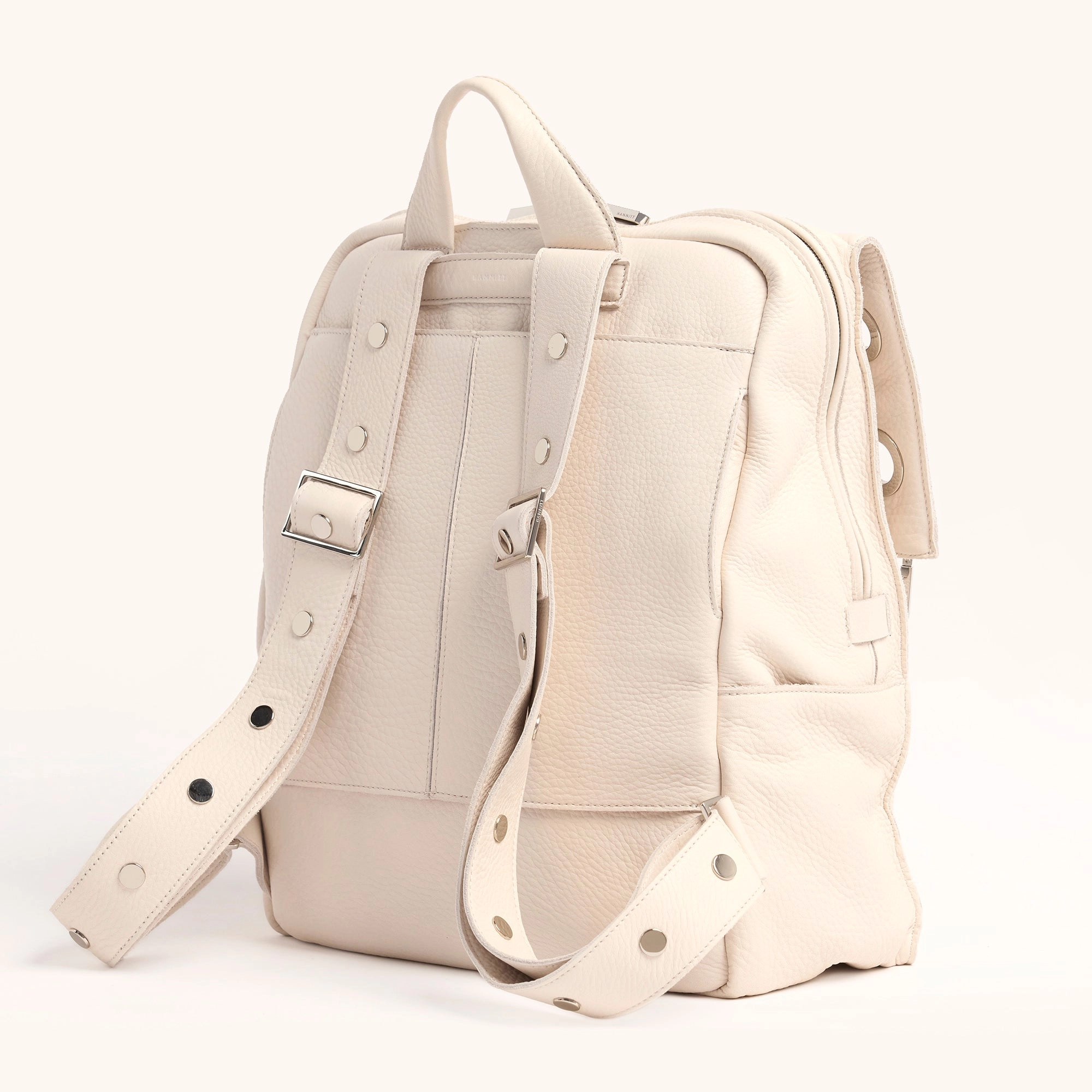 Montana Backpack | Calla Lily White/Silver | XL