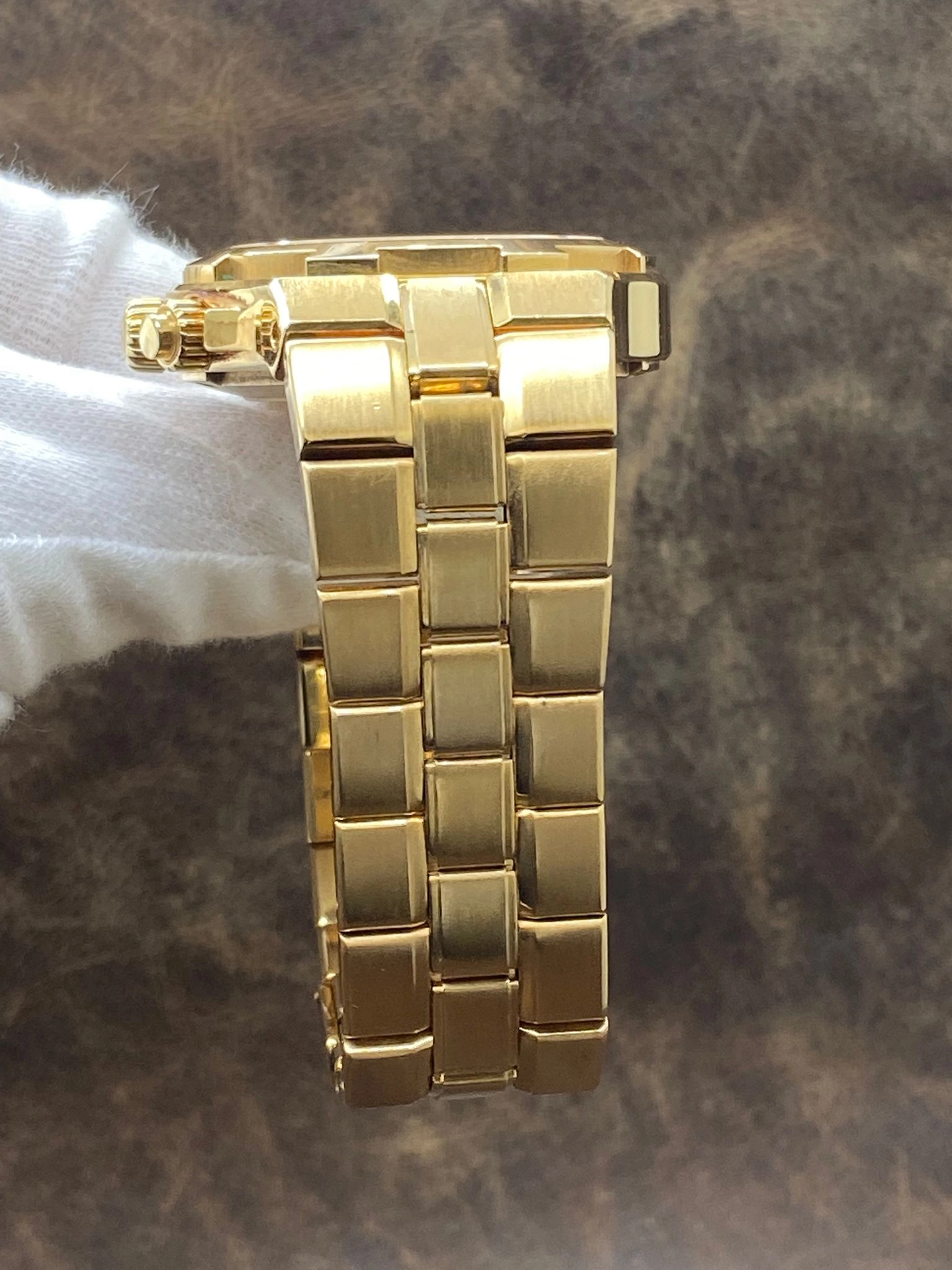 Vacheron Constantin Overseas Chronograph 18K Yellow Gold 40mm 49140/423J Silver Dial Automatic Men's Watch